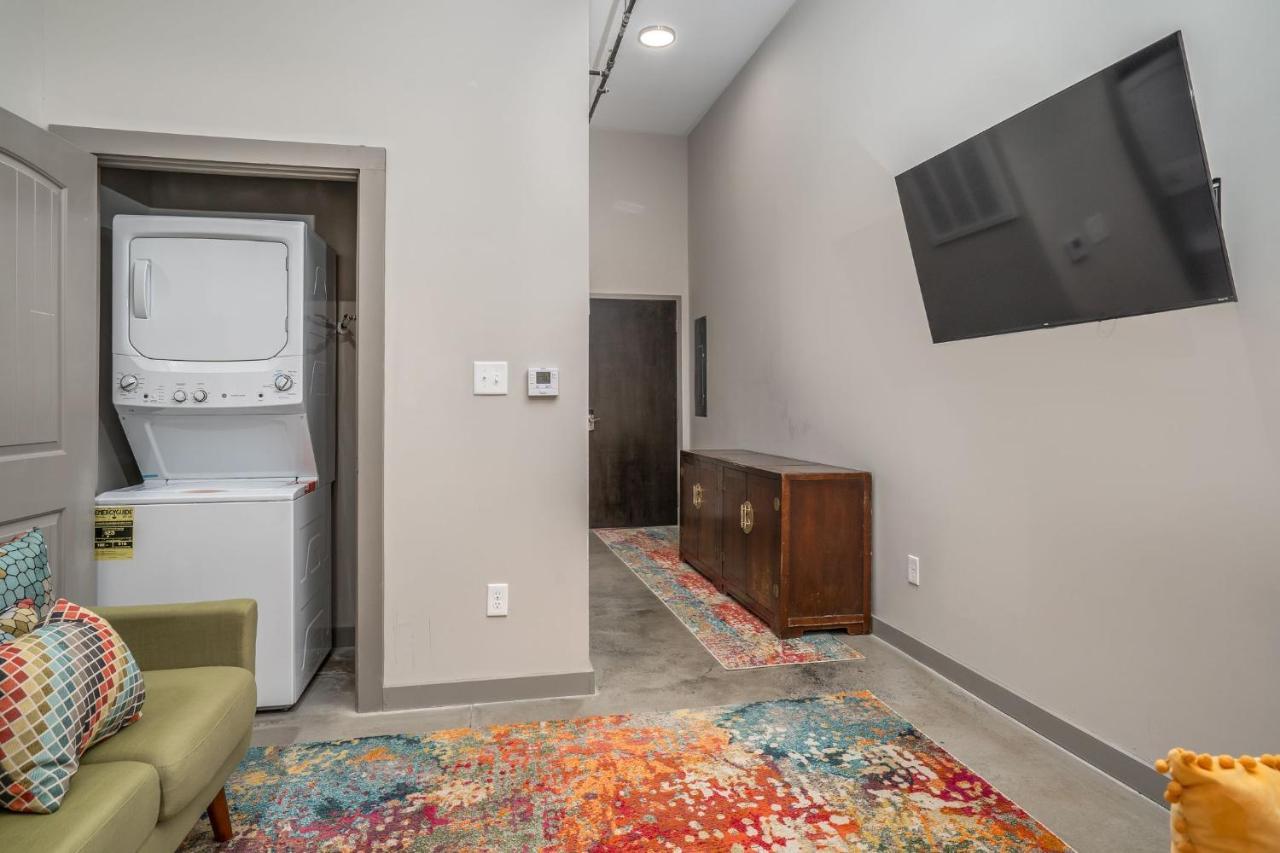 The Davis Lofts At Main Street - Unit 1E Apartment ร็อกกี้เมาท์ ภายนอก รูปภาพ
